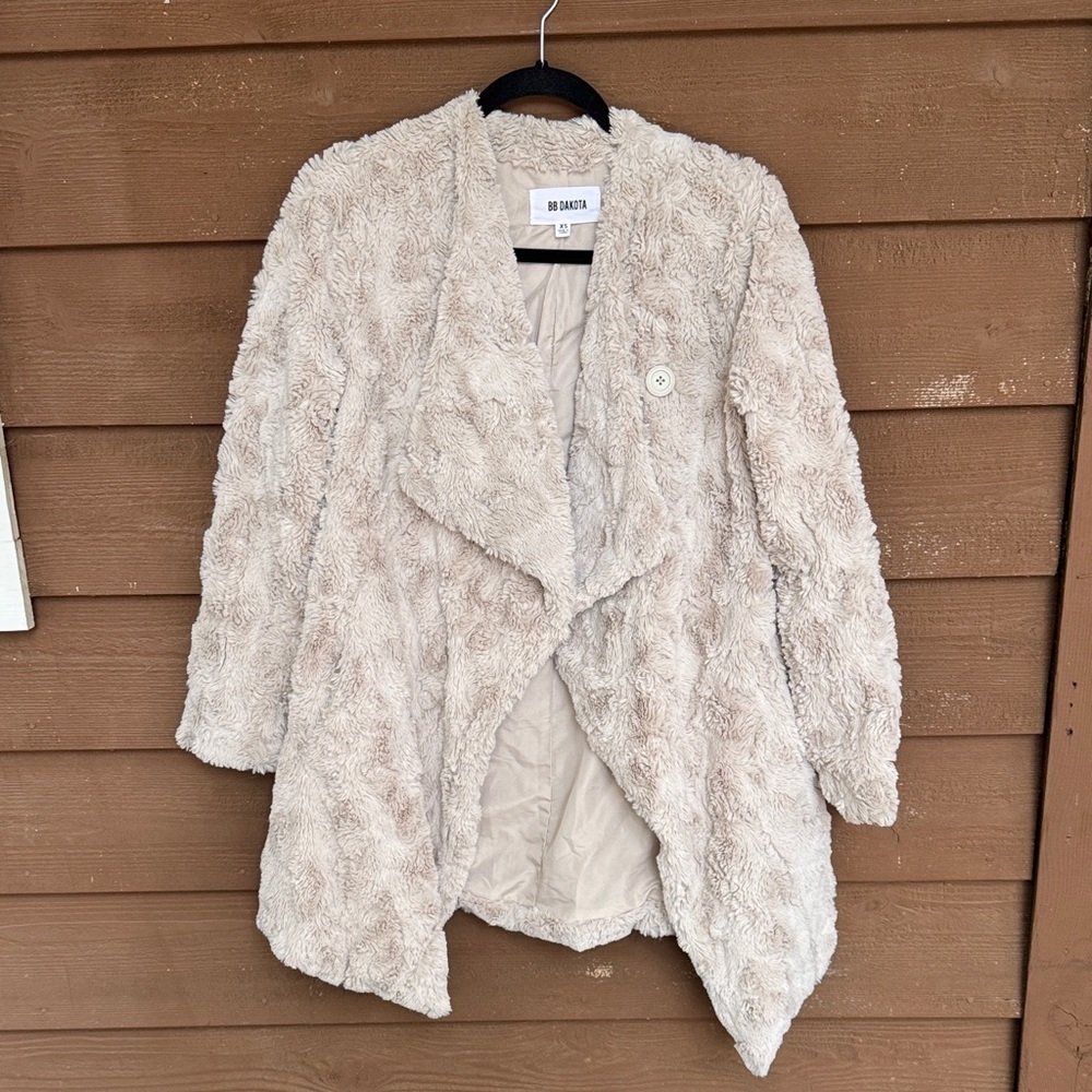 BB Dakota Cream/ Grey Faux Fur Coat size XS